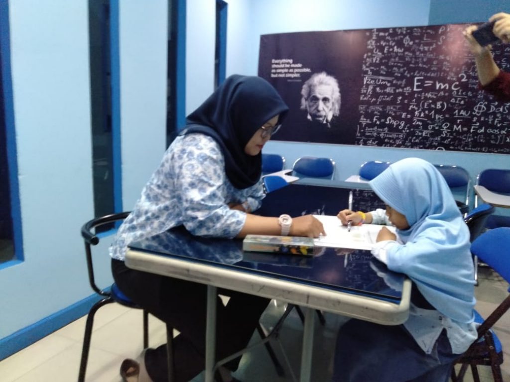 Guru Calistung - Anak Pintar Baca Tulis Hitung di Jaka Sampurna Bekasi 