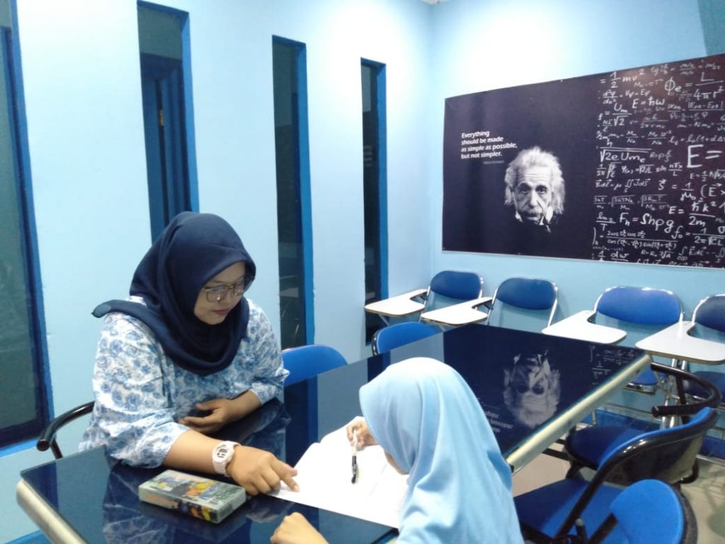 Guru Calistung - Anak Pintar Baca Tulis Hitung di Pekayon Bekasi 